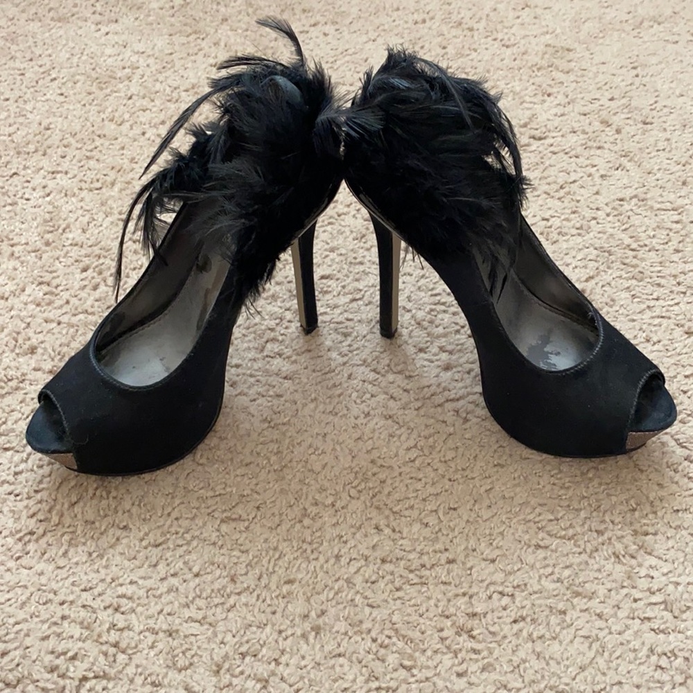 Enzo Angiolini platform peep toe pumps